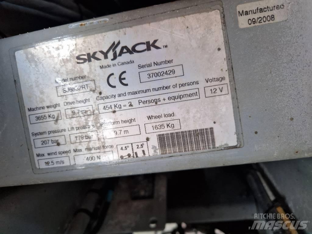 SkyJack SJ 6832 RT Piattaforme a pantografo