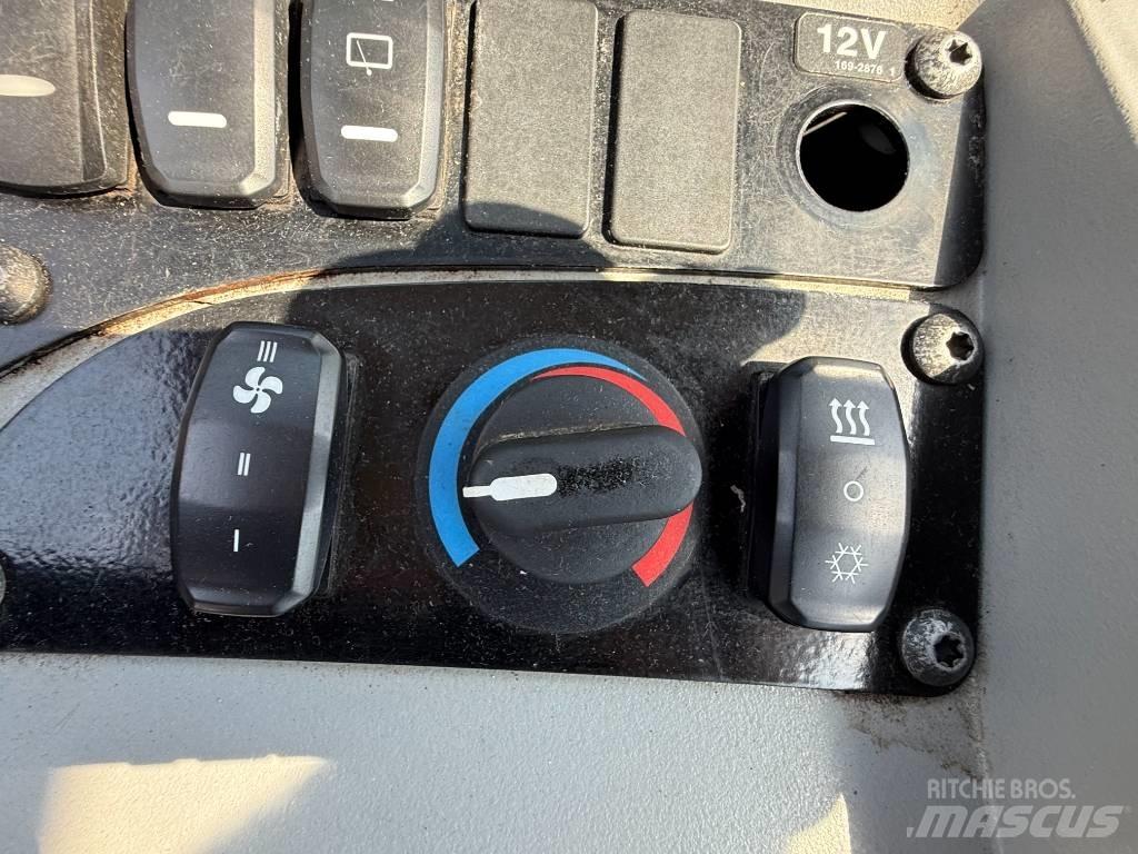 CAT 908 Pale gommate