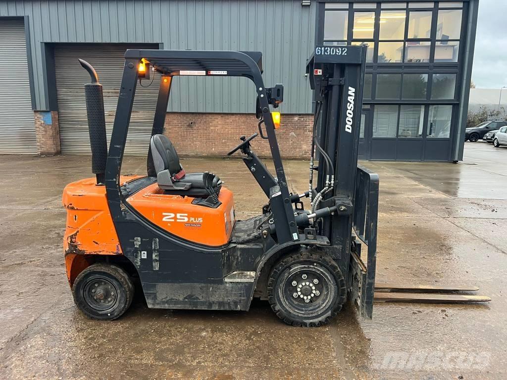 Doosan D 25 GP Carrelli elevatori diesel