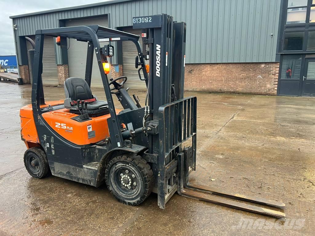 Doosan D 25 GP Carrelli elevatori diesel