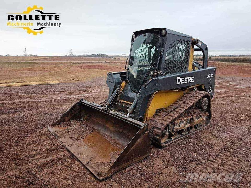 DEERE 323D Mini Pale Gommate