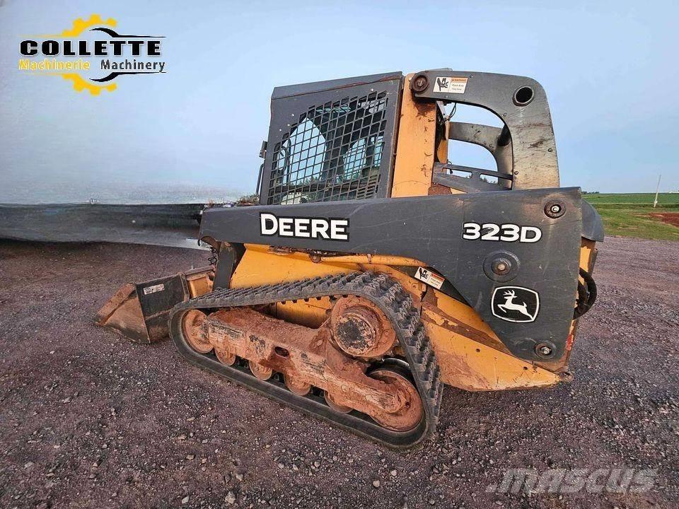 DEERE 323D Mini Pale Gommate