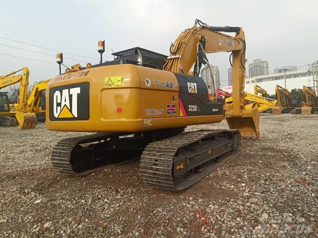 CAT 323 D Escavatori cingolati