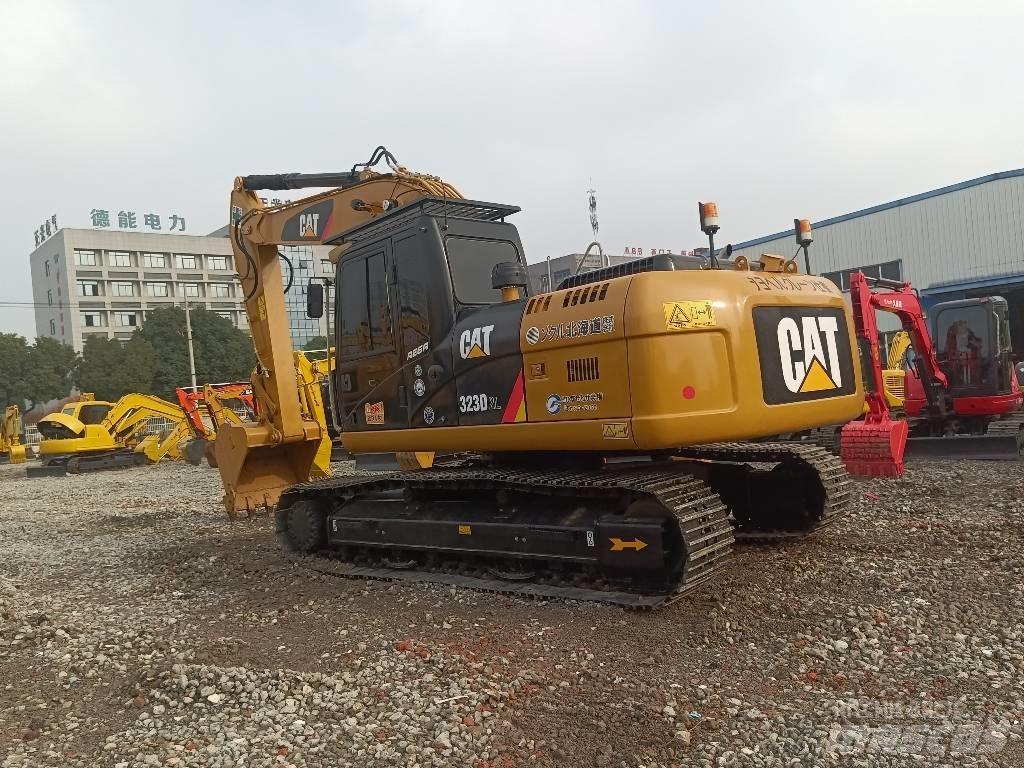 CAT 323 D Escavatori cingolati