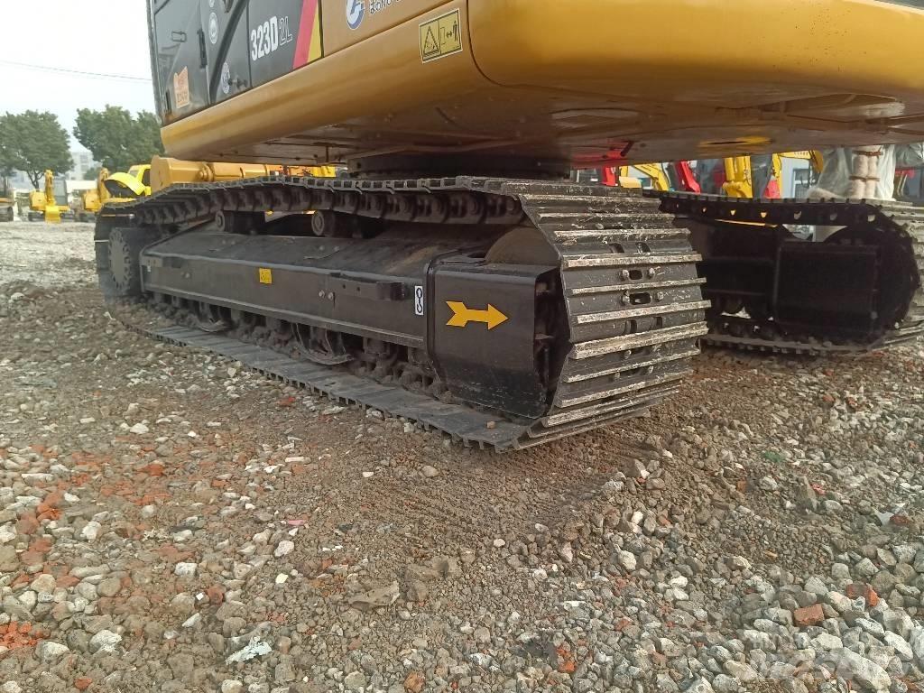 CAT 323 D Escavatori cingolati