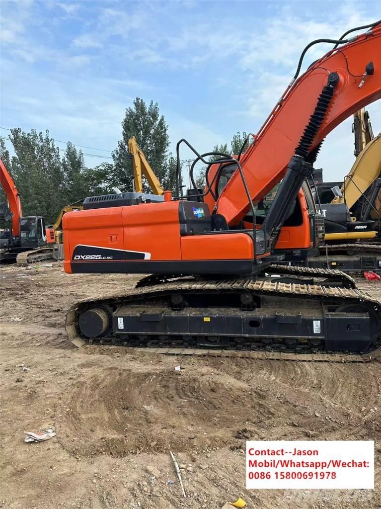 Doosan DX 225 LCA Escavatori cingolati