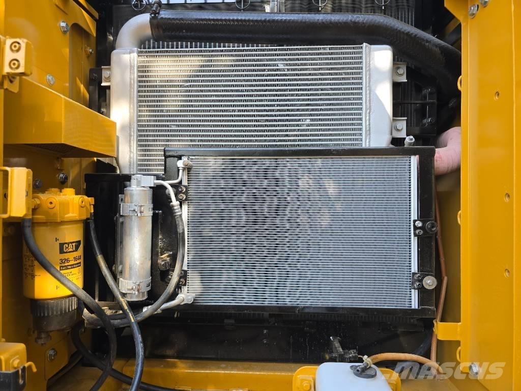 CAT 320D2 Escavatori cingolati