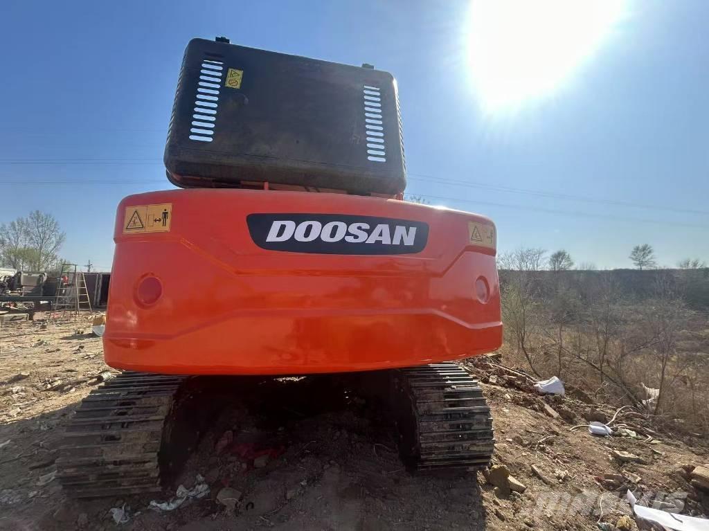 Doosan DX225LC-9C Escavatori cingolati