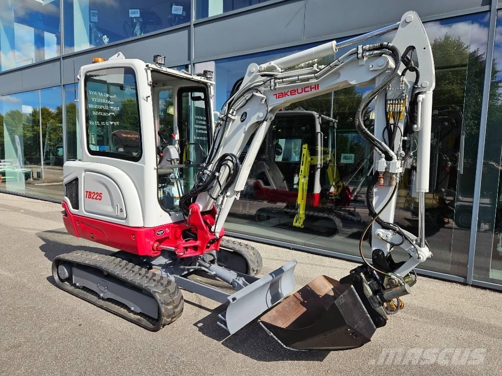 Takeuchi TB 225 Miniescavatori