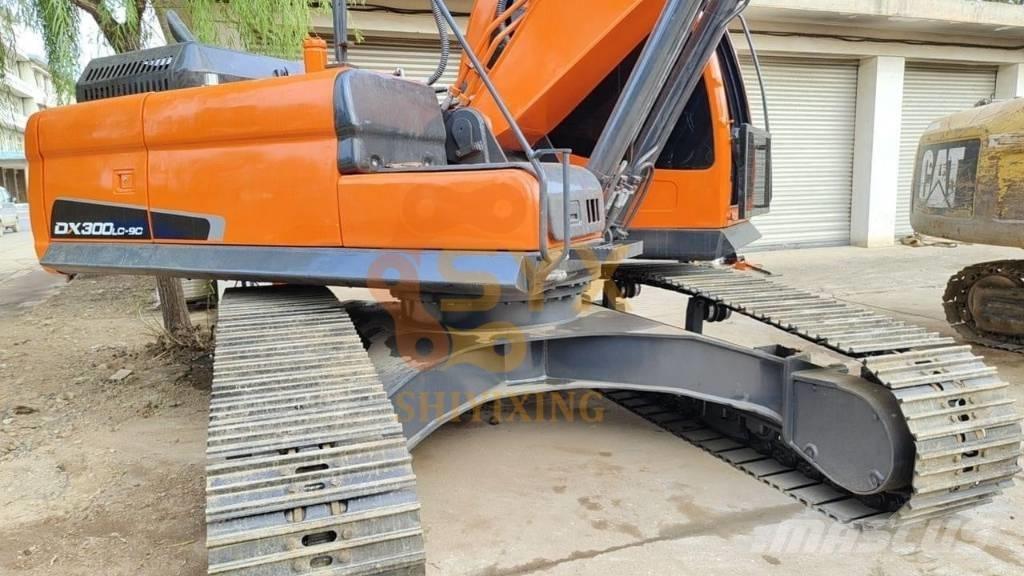 Doosan DX 300 Escavatori cingolati