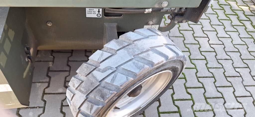 JLG M 3369 Piattaforme a pantografo