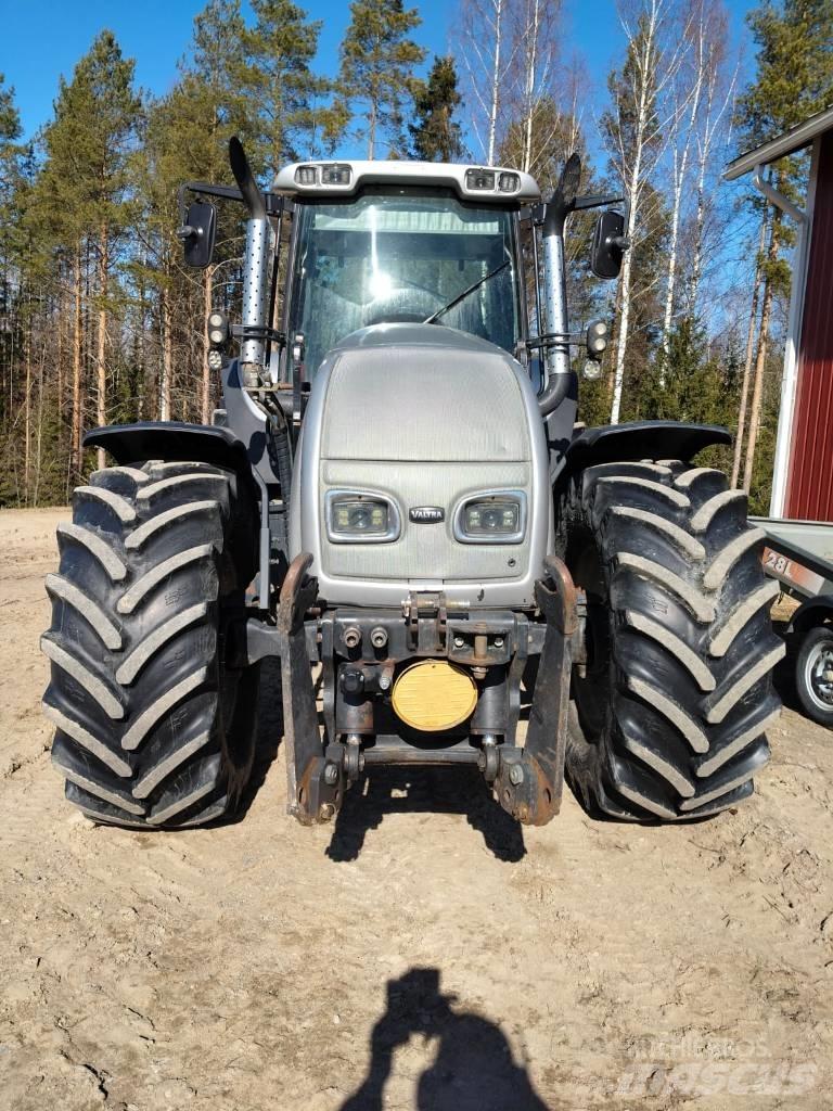 Valtra T130 Hi-Tek Trattori