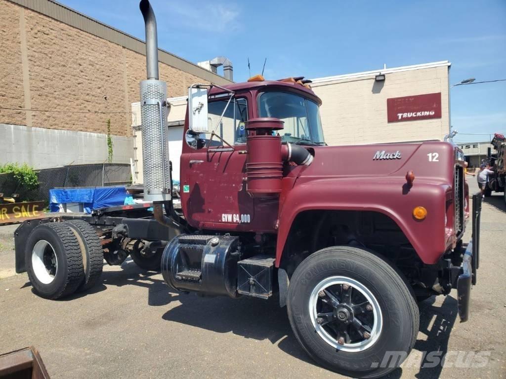 Mack RD 690 P Motrici e Trattori Stradali