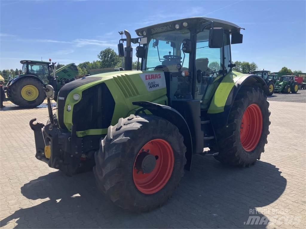 CLAAS Arion 640 Trattori