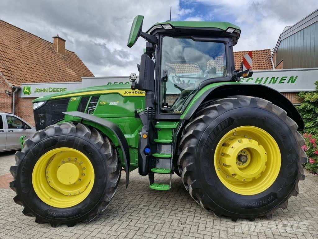John Deere 7R330 Trattori