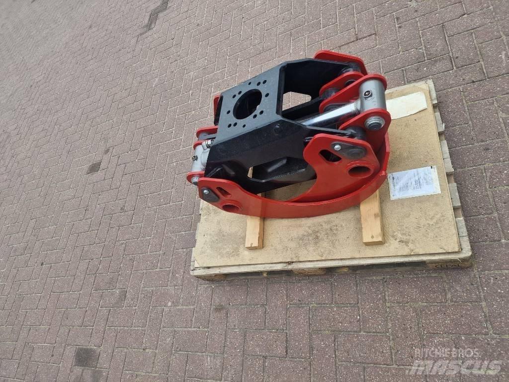 Farmi Forest C25 Caricatronchi con base su rimorchio