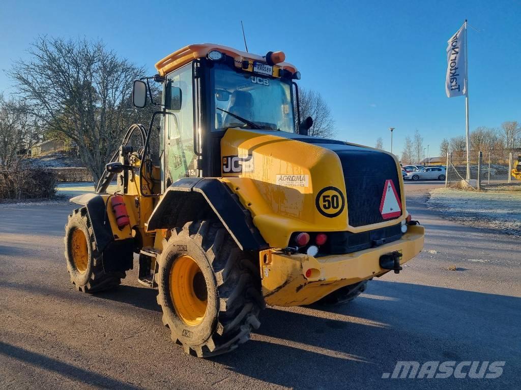 JCB 413S Pale gommate