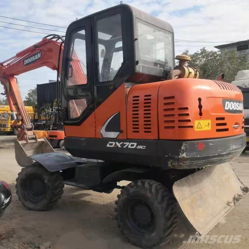 Doosan DX70W-9C Escavatori gommati
