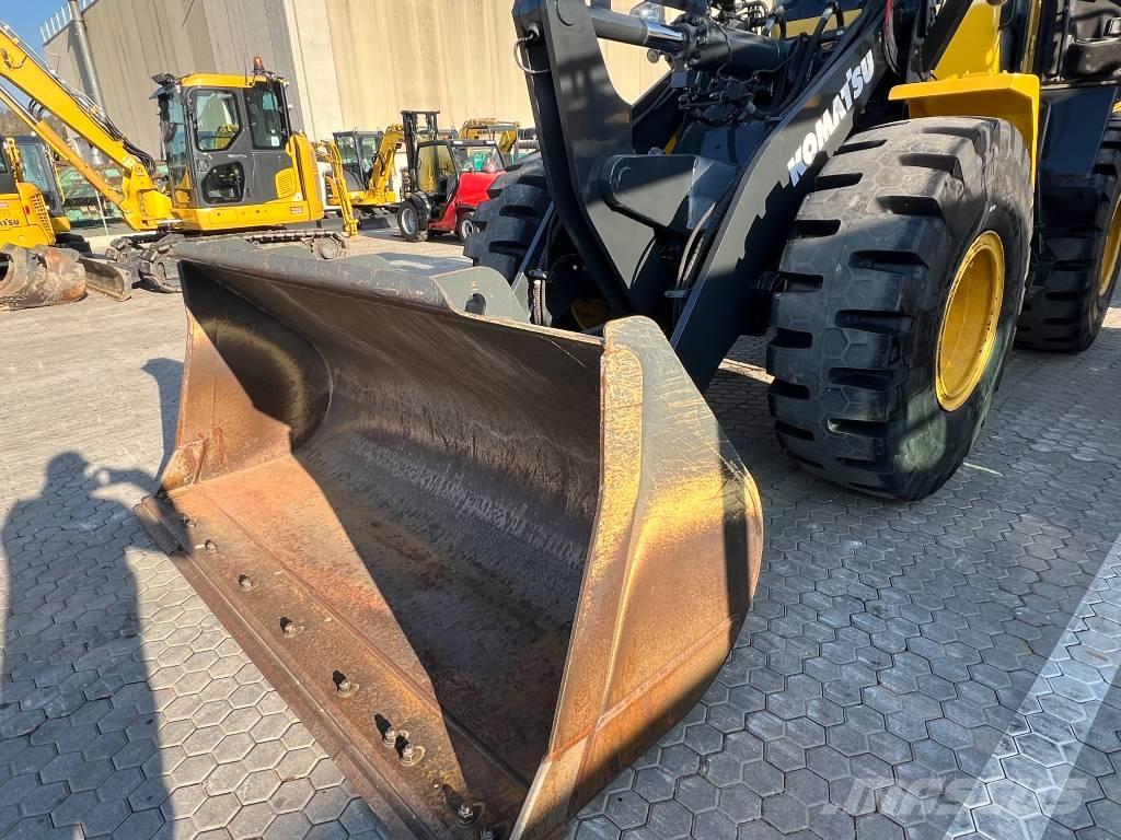 Komatsu WA 250 PZ-6 Pale gommate