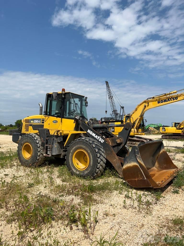 Komatsu WA 250 PZ-6 Pale gommate