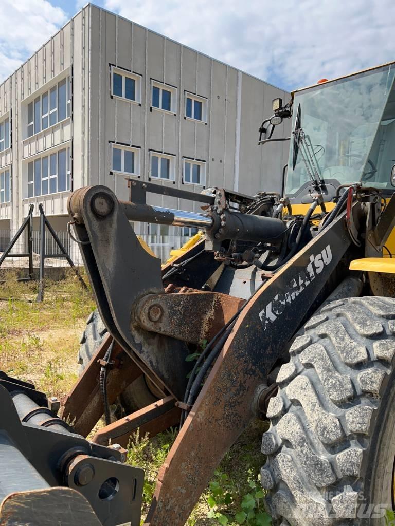 Komatsu WA 250 PZ-6 Pale gommate