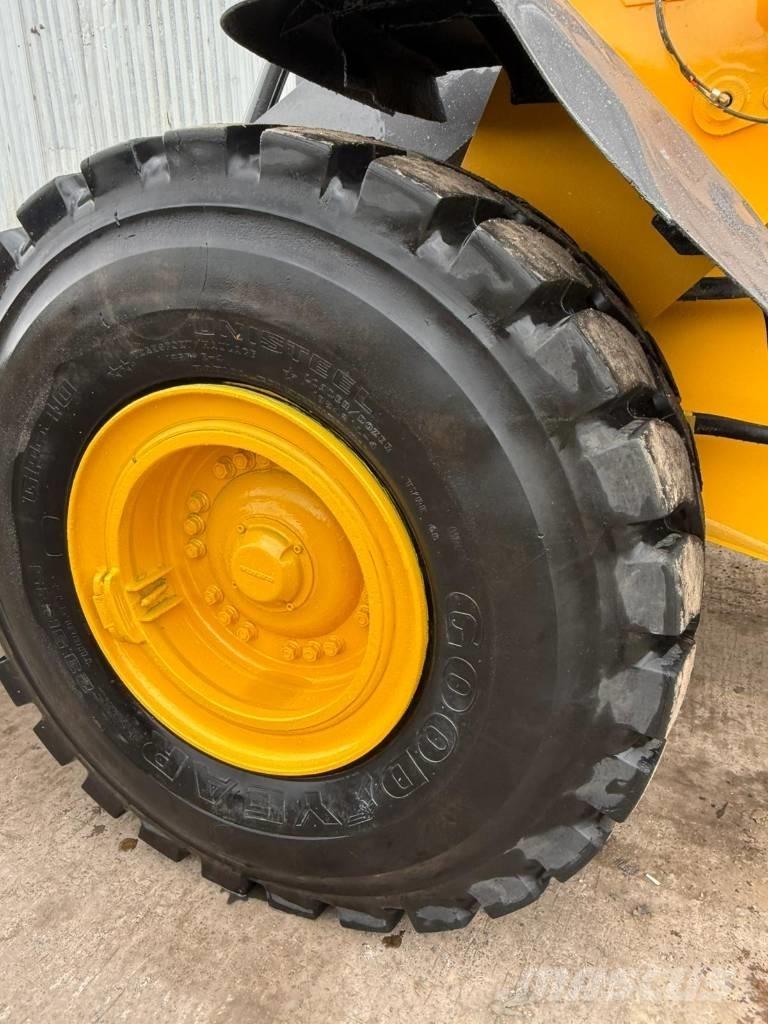 Volvo L 110 H Pale gommate