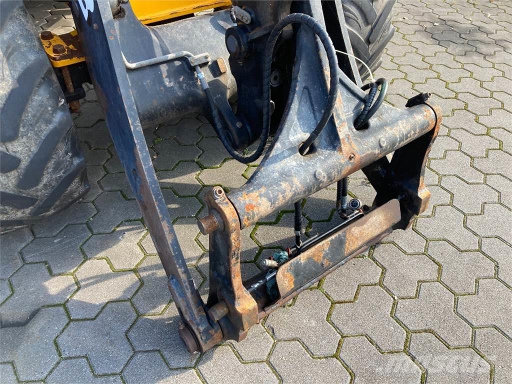 JCB 409 Pale gommate