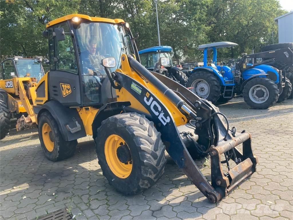 JCB 409 Pale gommate