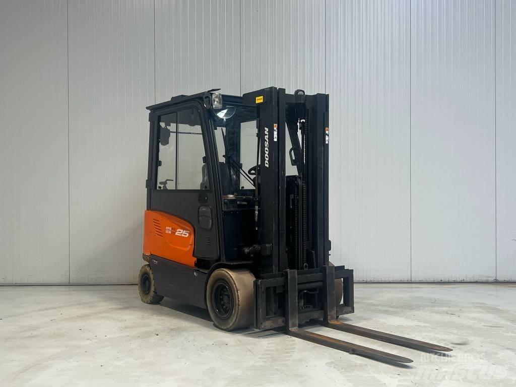 Doosan B25X-7 Carrelli elevatori elettrici