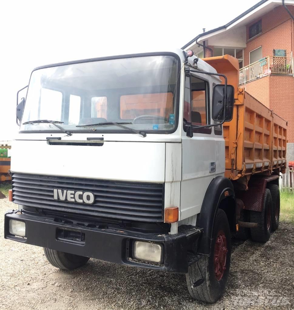 Iveco 330-26 Camion ribaltabili