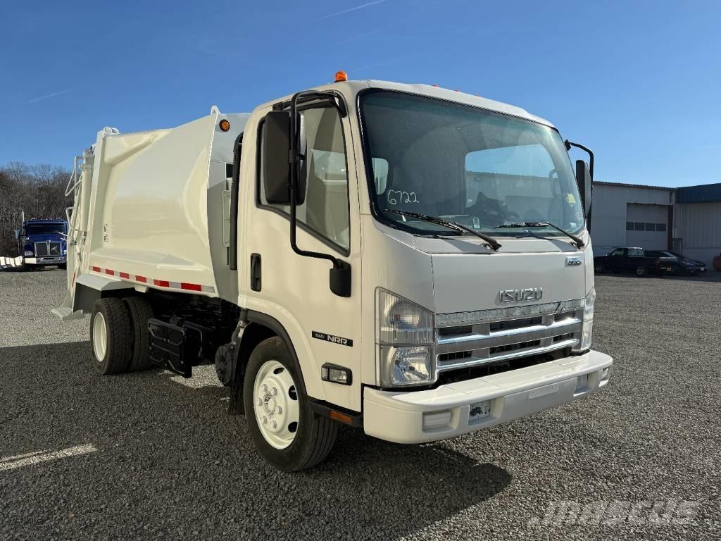 Isuzu NRR Camion dei rifiuti