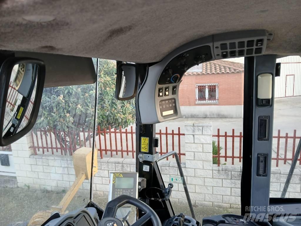 CAT 966 G series II Pale gommate
