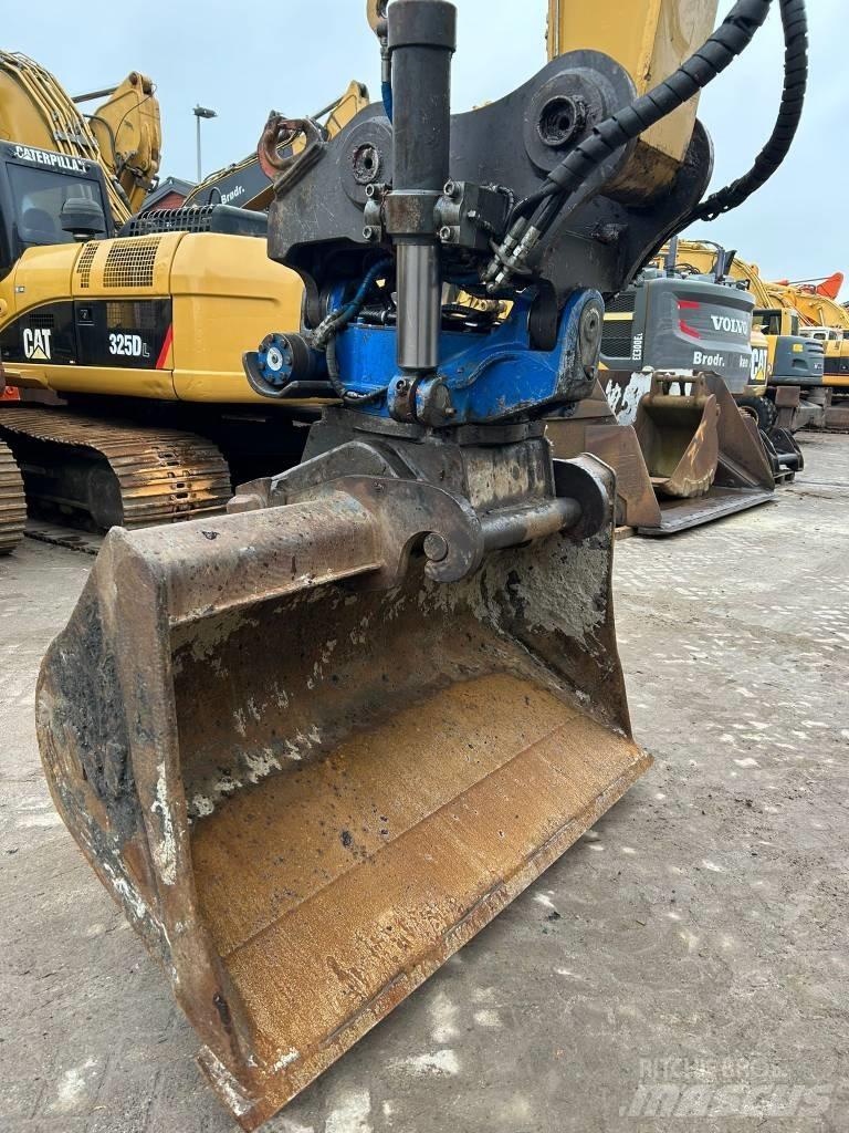 CAT M 318 F Escavatori gommati