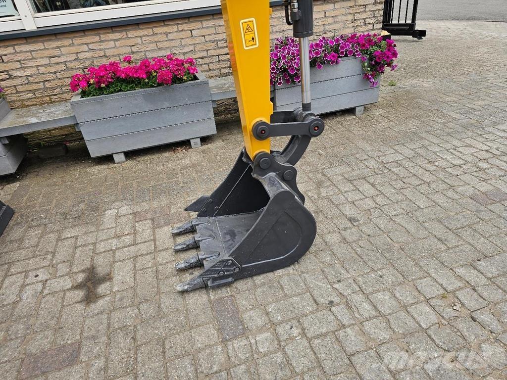 XCMG XE27U Miniescavatori