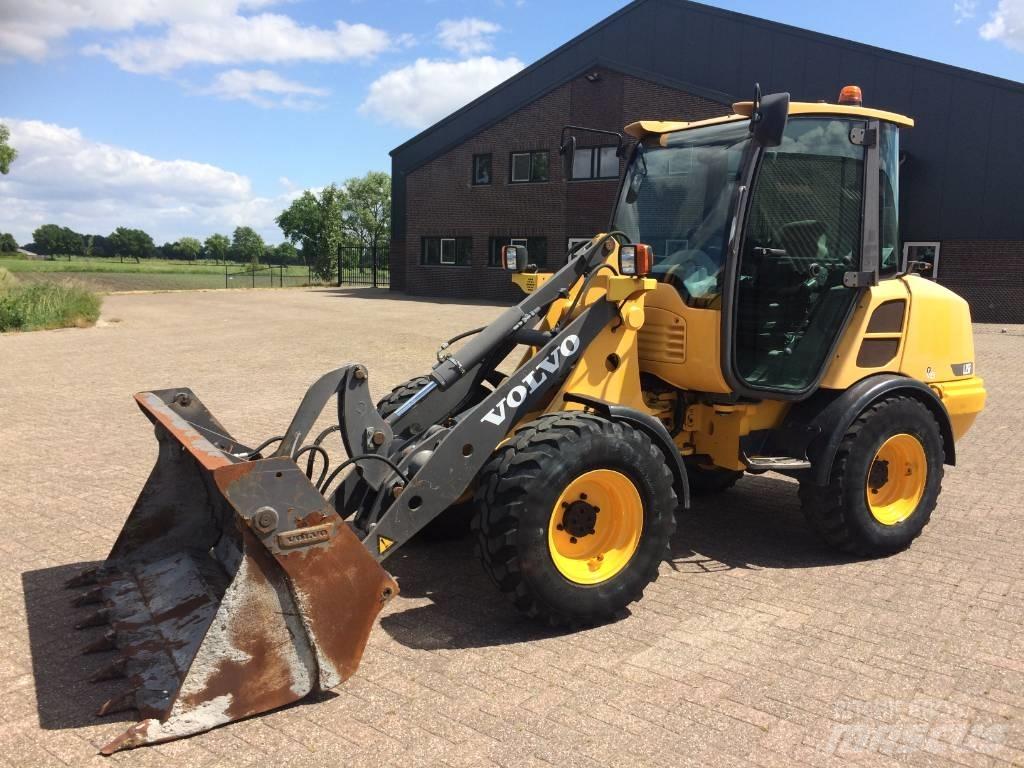 Volvo L 25 F Pale gommate