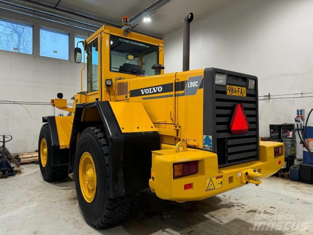 Volvo L 90C Pale gommate