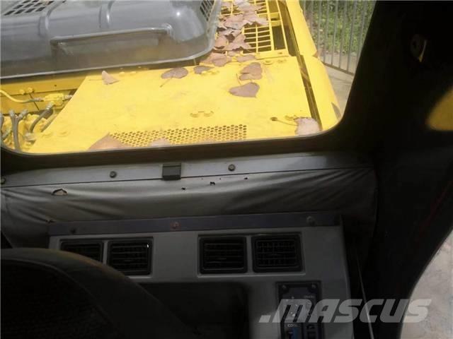 Komatsu pc200-6 Escavatori cingolati