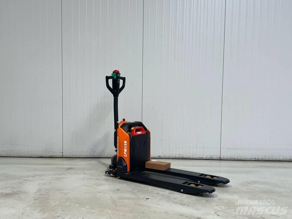 Doosan LPM15N-7 Transpallet manuale