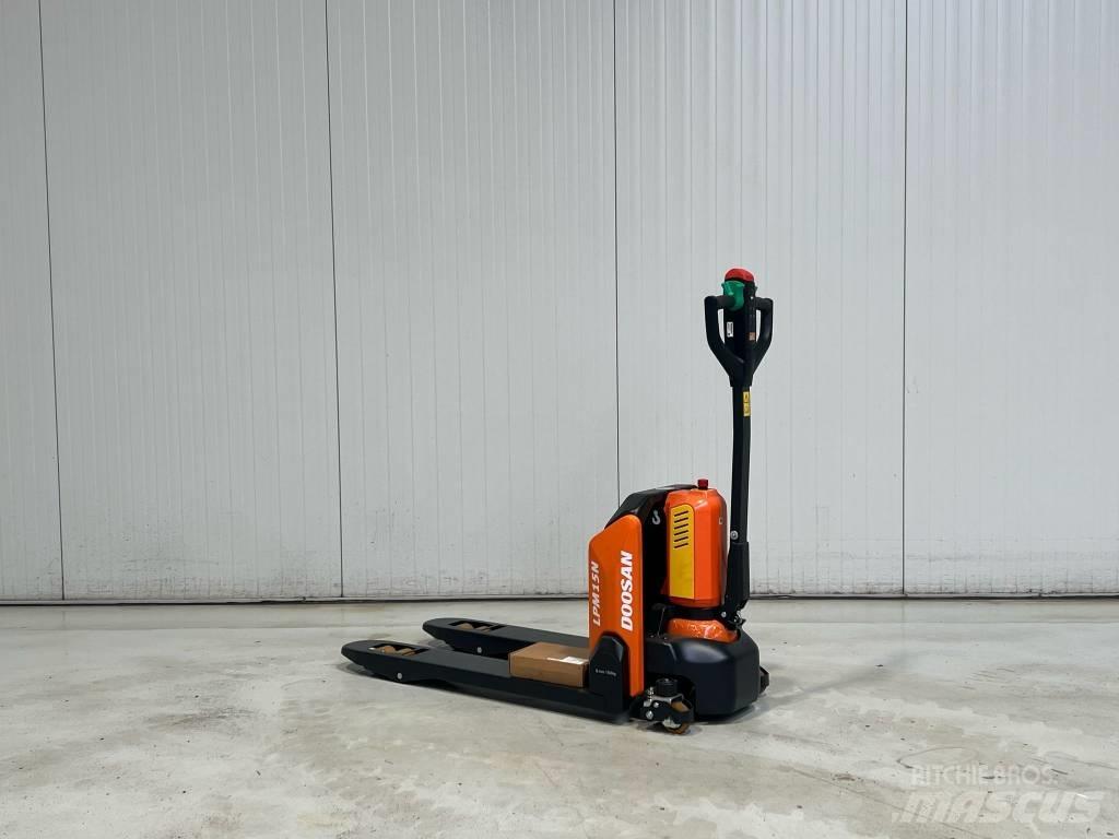 Doosan LPM15N-7 Transpallet manuale