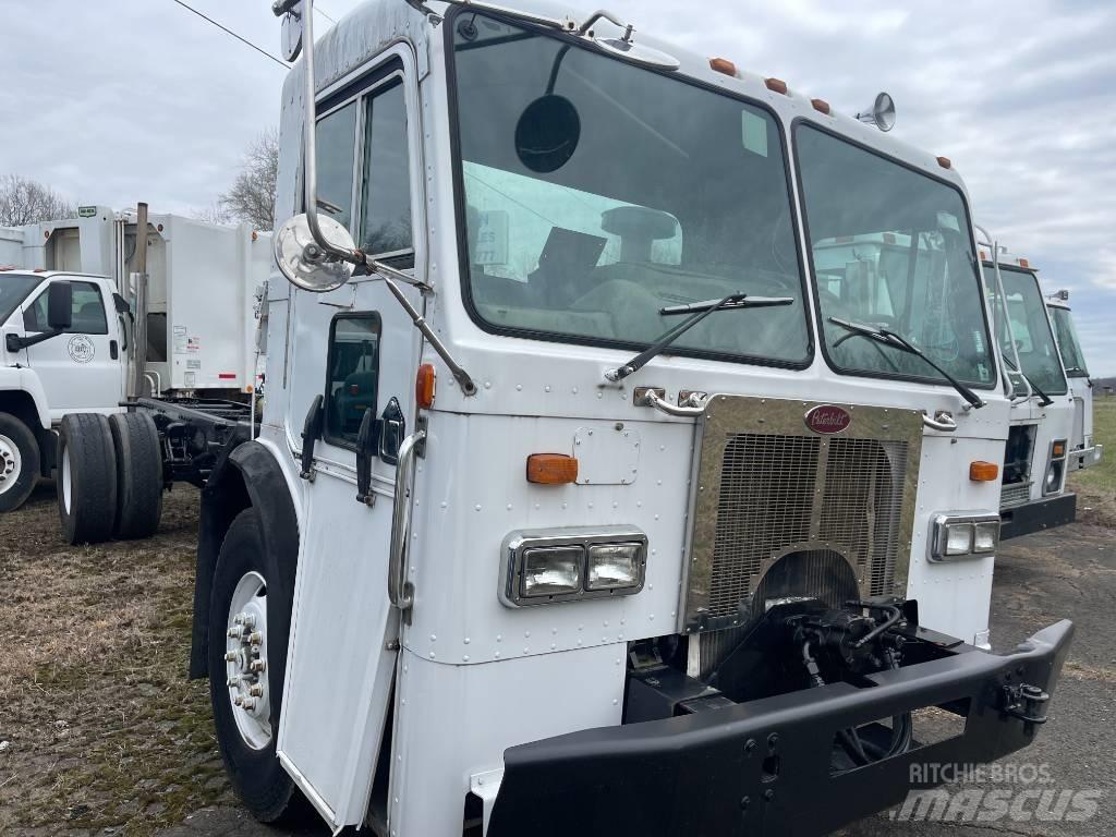 Peterbilt 320 Autocabinati