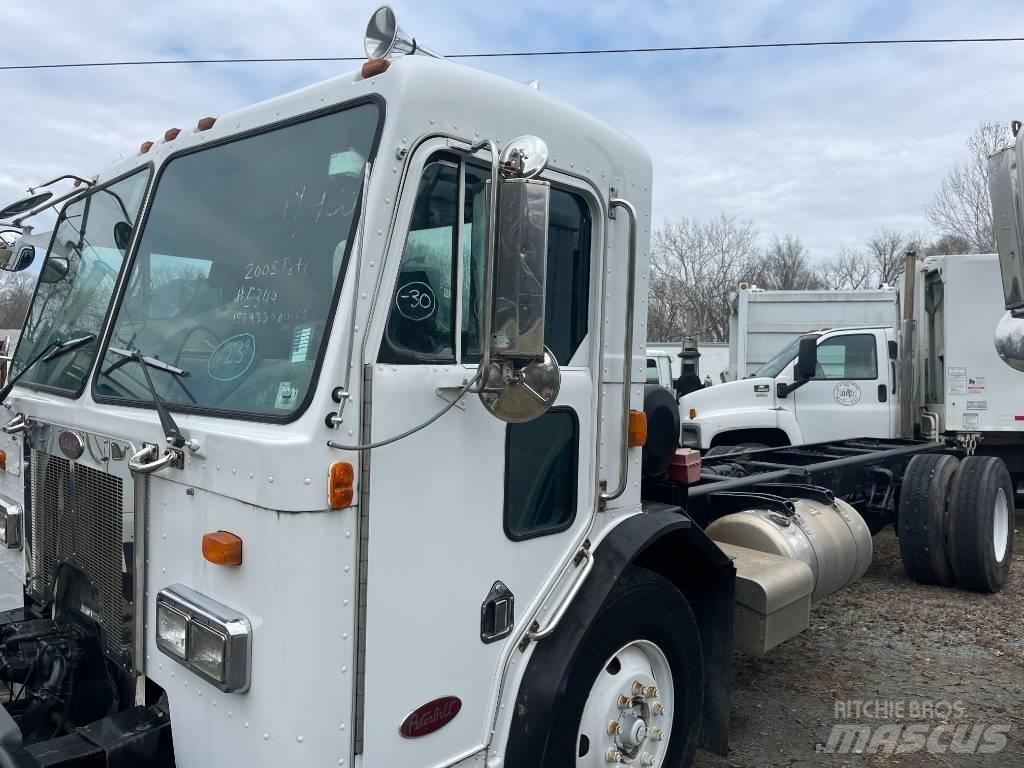 Peterbilt 320 Autocabinati
