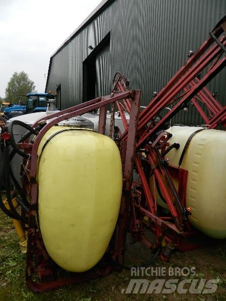 Hardi 800 Irroratrici trainate