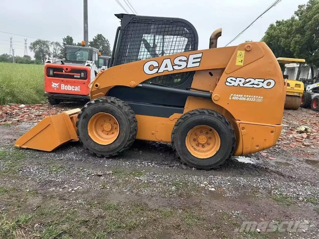 CASE SR 250 Mini Pale Gommate