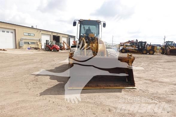 CAT 928H Pale gommate