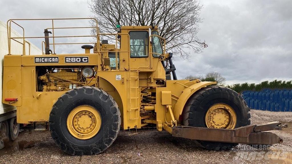 Michigan 280C Dozer gommati
