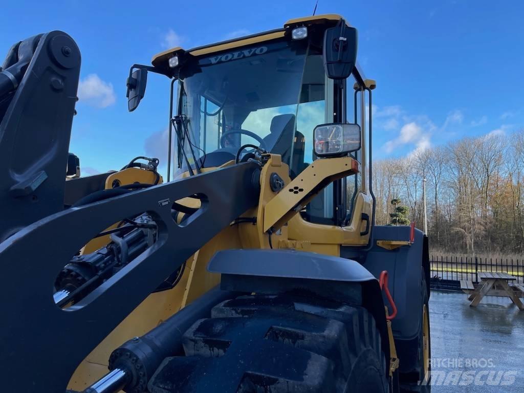 Volvo L 90 H Pale gommate