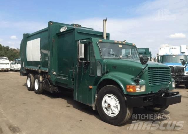 International 4900 Camion dei rifiuti