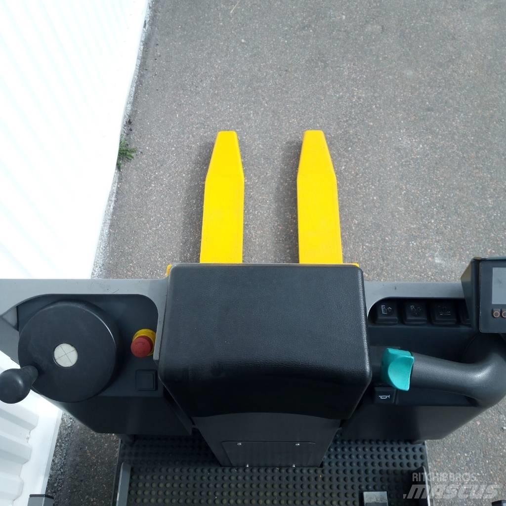 Jungheinrich EKS 110 Commissionatore medio livello