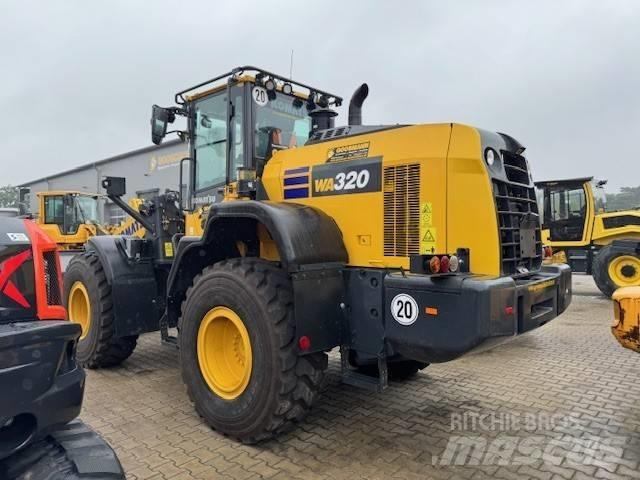 Komatsu WA 320 Pale gommate