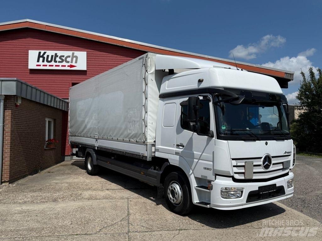 Mercedes-Benz 1530L Motrici centinate